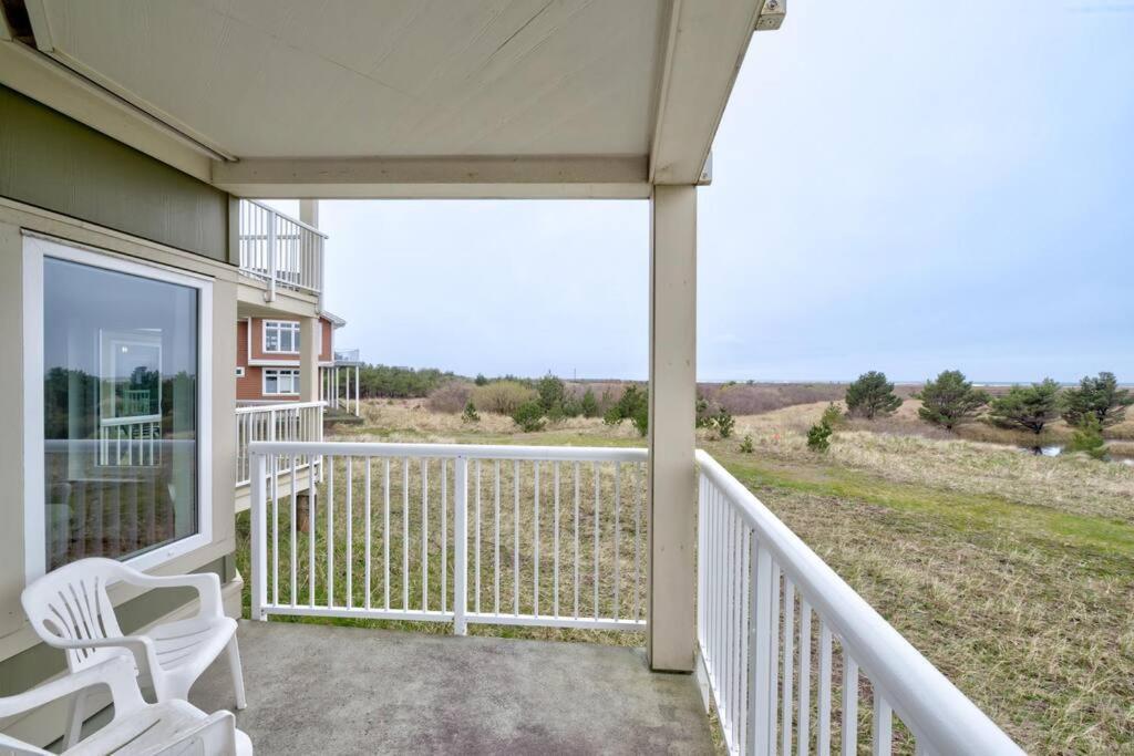 Beach Please-Updated Home With Ocean Views Long Beach Zewnętrze zdjęcie