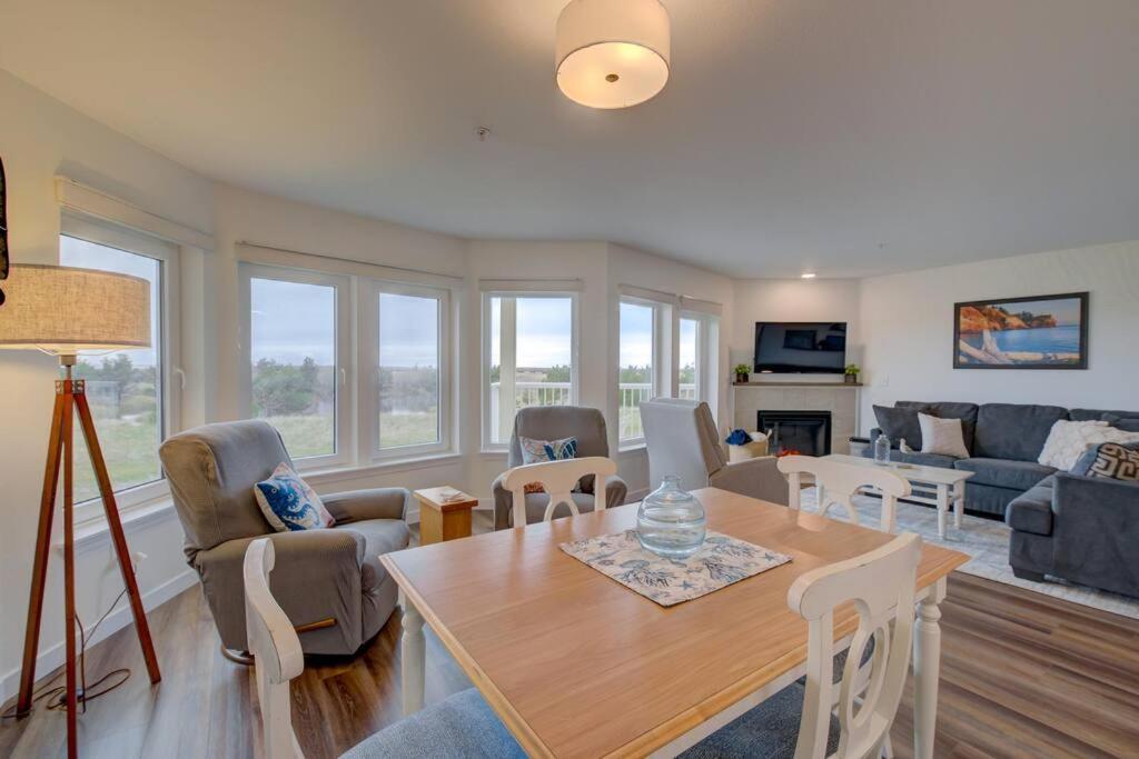 Beach Please-Updated Home With Ocean Views Long Beach Zewnętrze zdjęcie